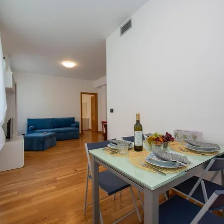 Apartament Savoia Bach 0-13
